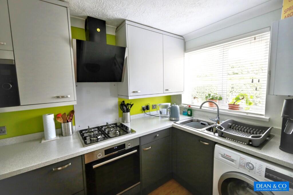 Mile Oak Road, BN41 photo 4