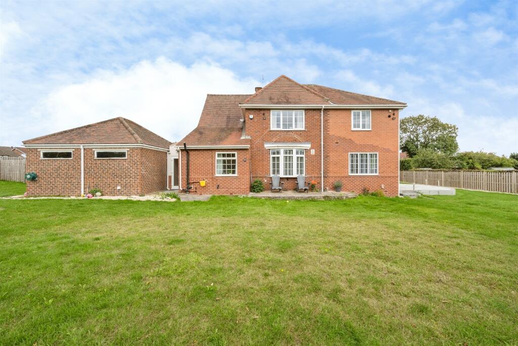 House in Doncaster, Barnburgh - More