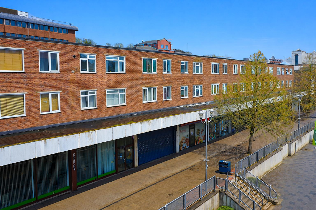 2-bed flat on Camden House, Marlowes, Hemel Hempstead, £130,000
