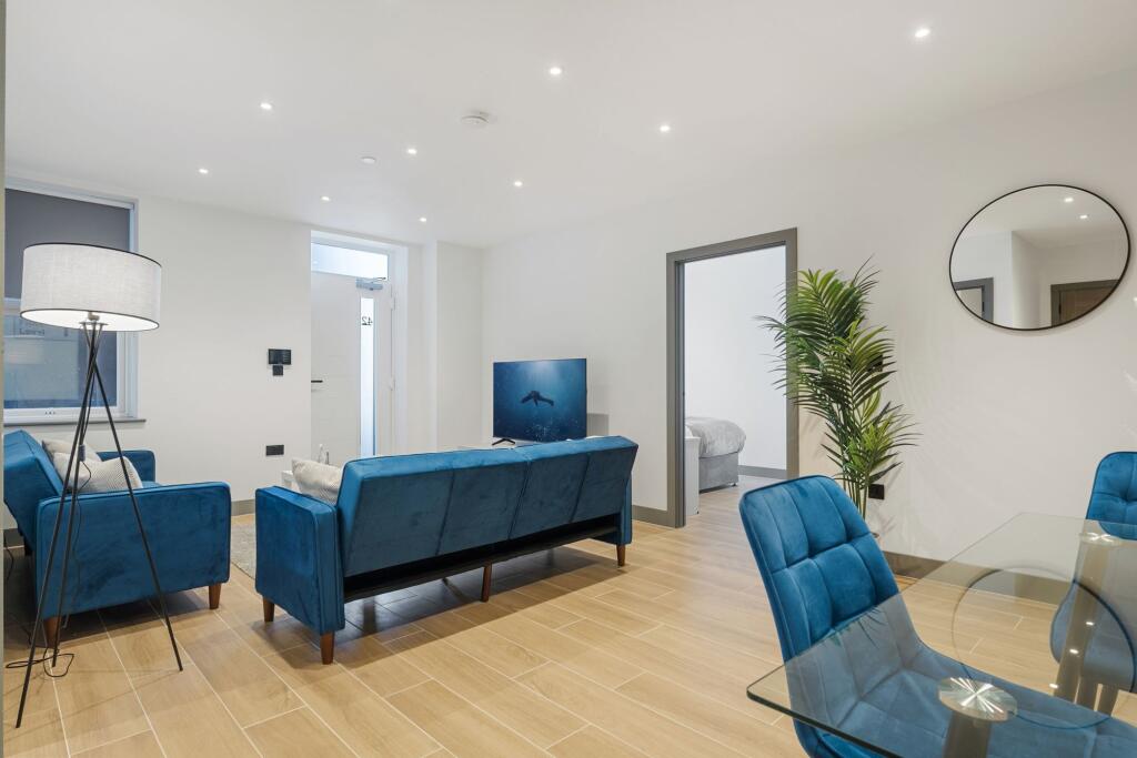 Apartment in London - View 5