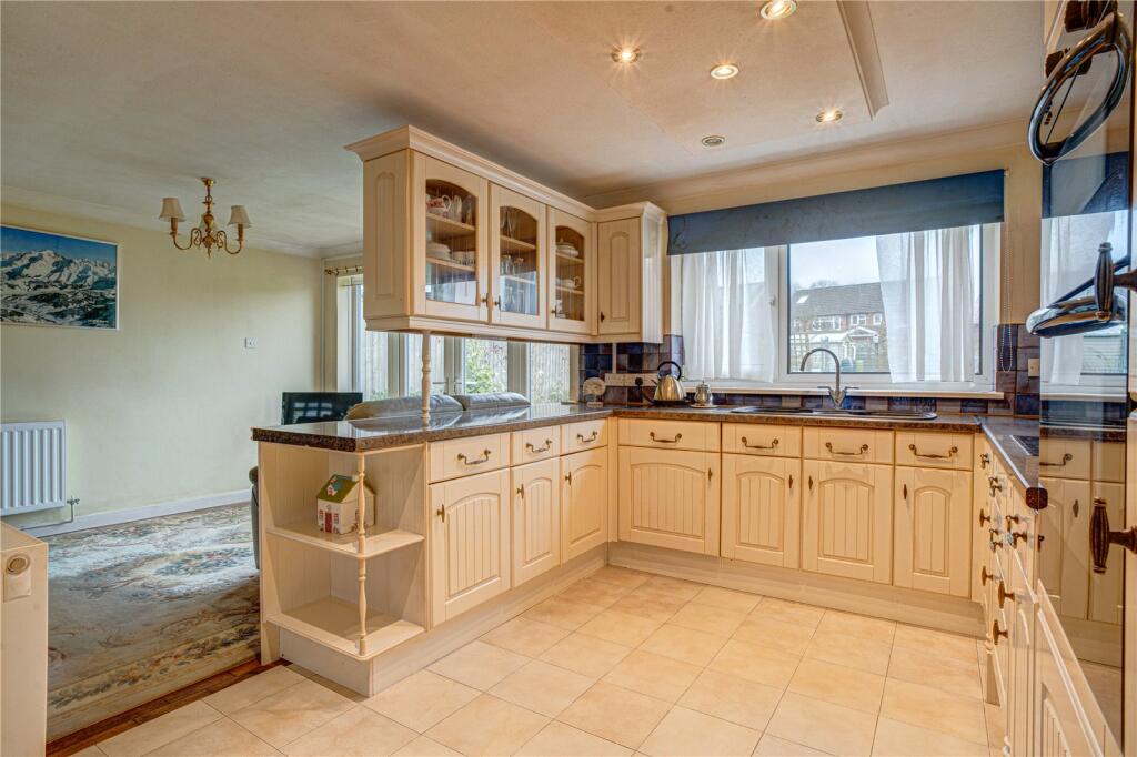 Braemar Close, Lawns, Swindon, Wiltshire, SN3 photo 3