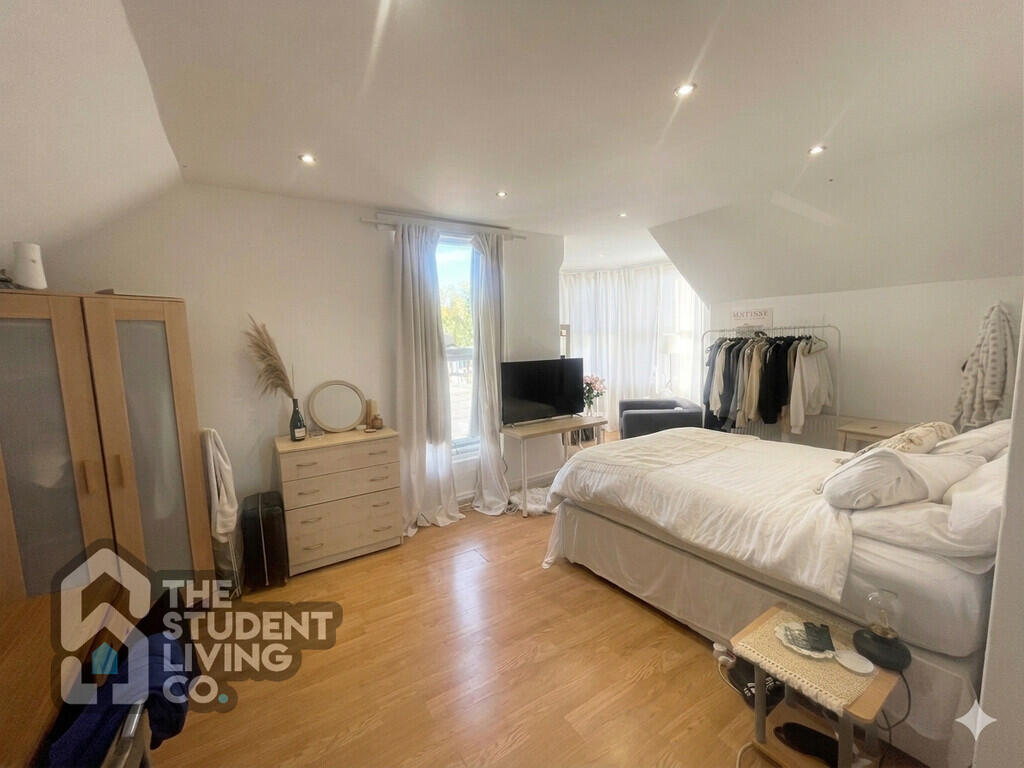 House in Nottingham - View 3