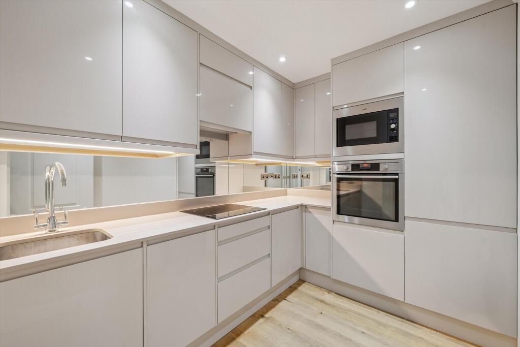 Apartment in London - View 5