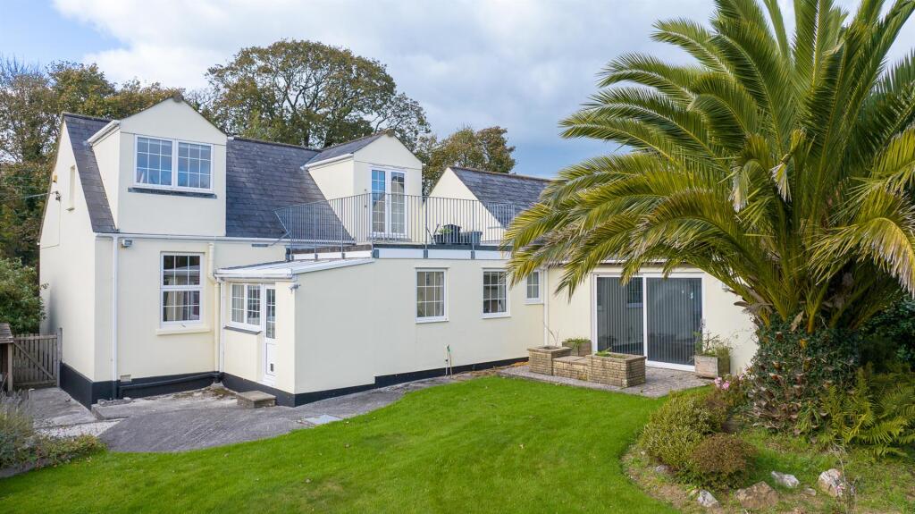 4-bed detached on Menna Lane, Grampound Road, £535,000