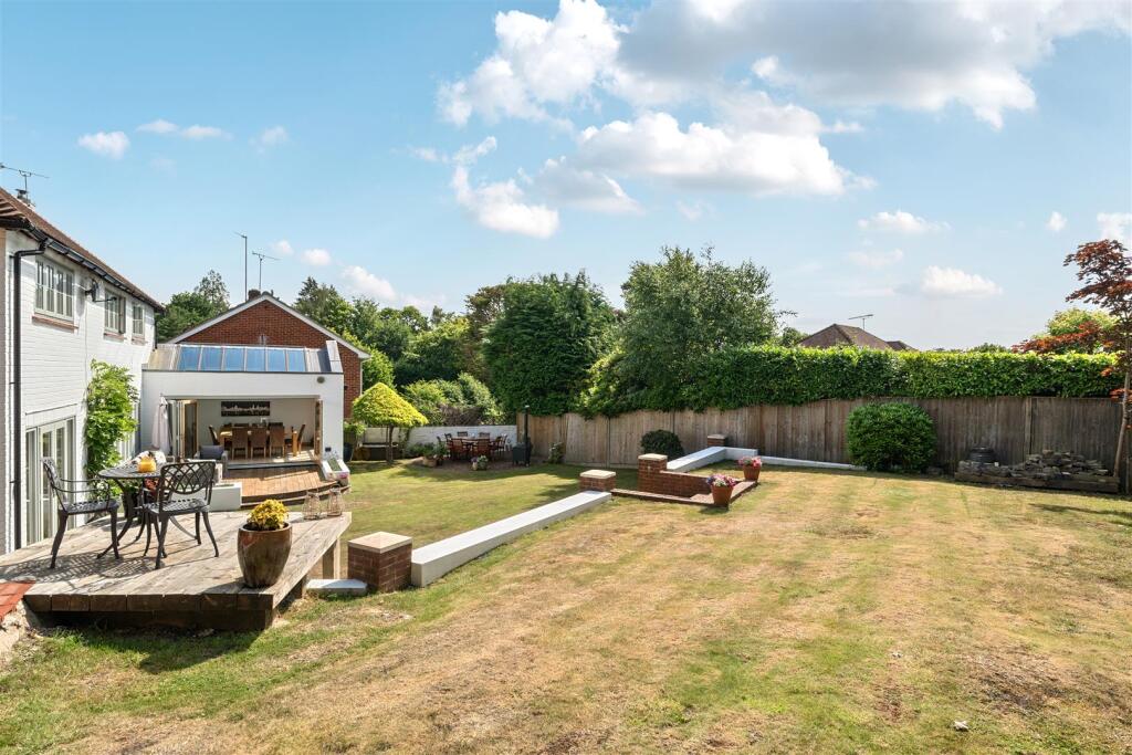 House in Surrey Heath, Old Dean - View 3