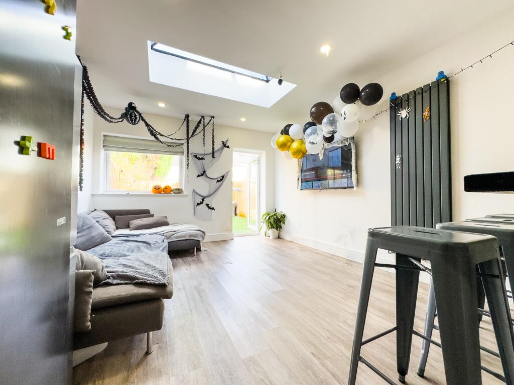 House in Cardiff, Maindy, Cathays - View 2