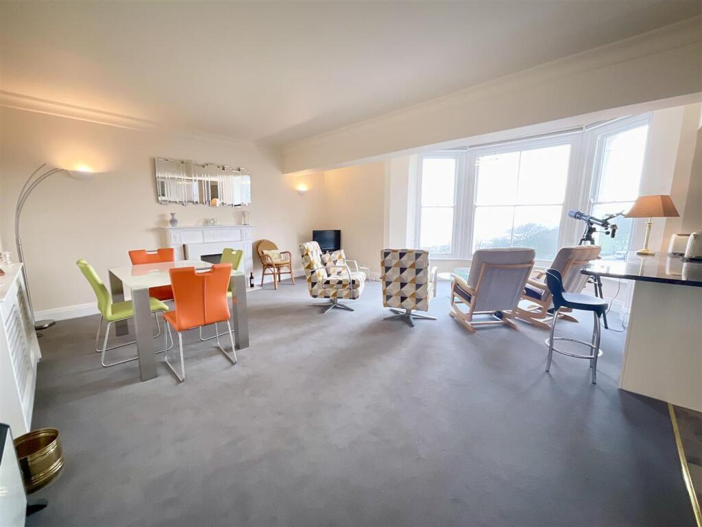 Apartment in Scarborough, South Cliff - View 3