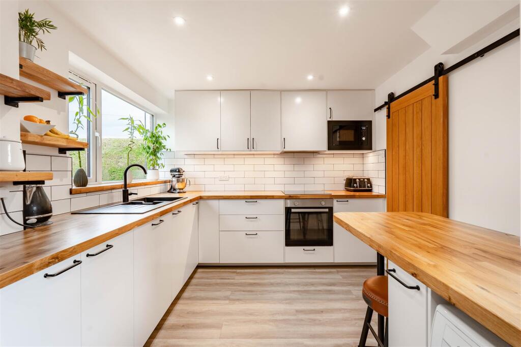 Luton Road, Wilstead photo 2