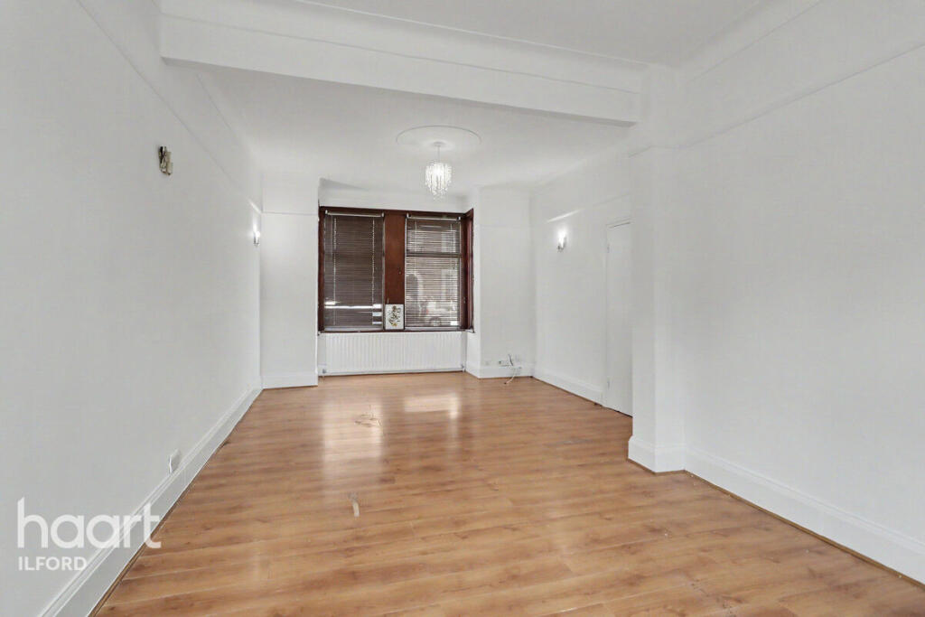 House in London, Gants Hill - View 4