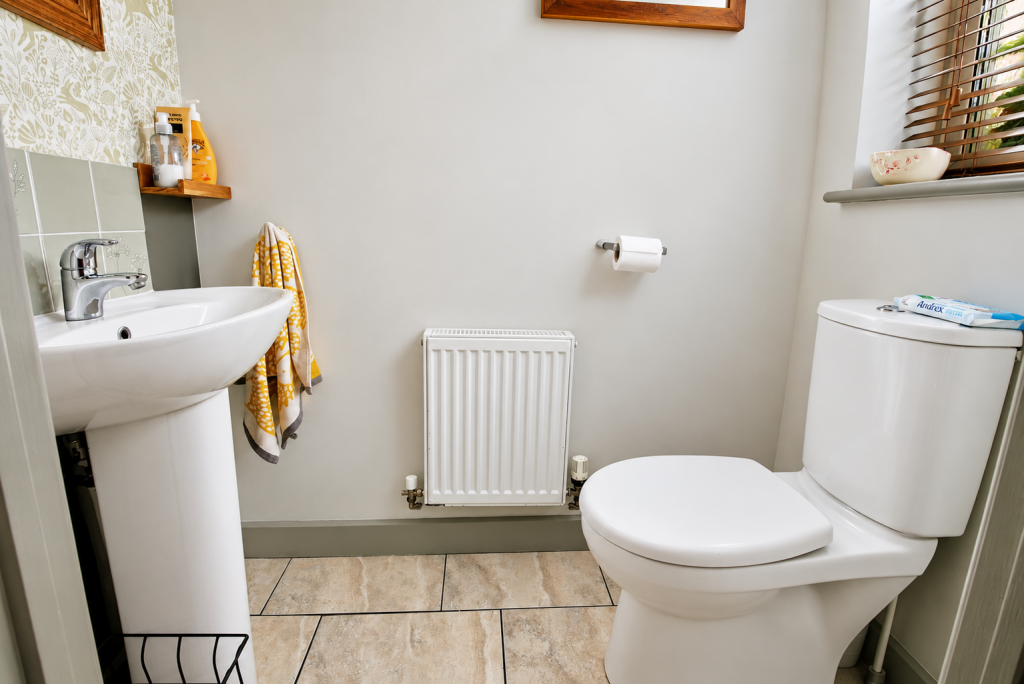 House in Maidstone, Staplehurst - More