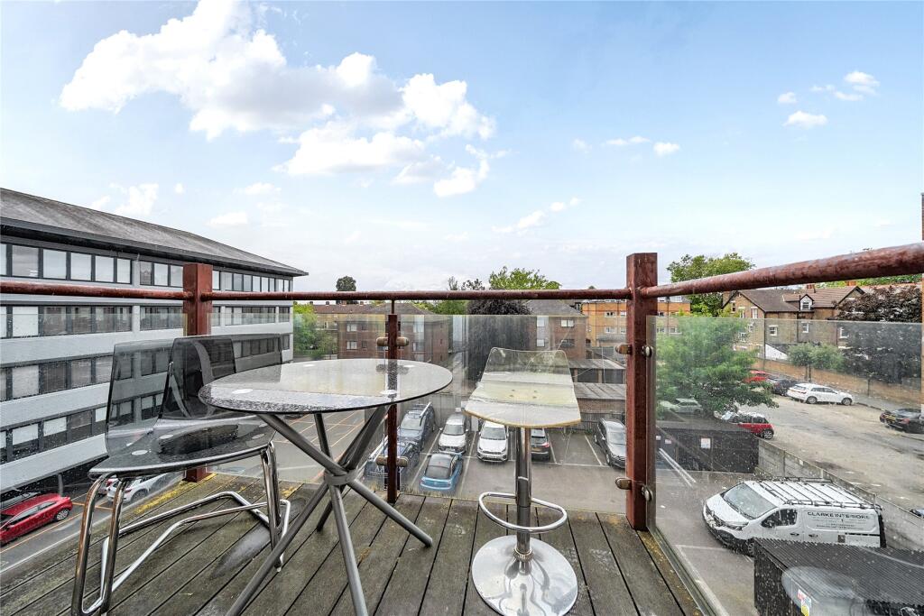 Apartment in London - View 5