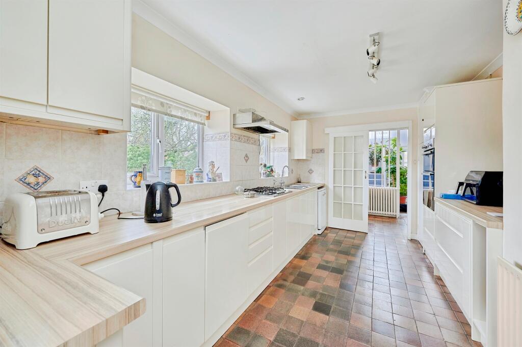 Wicken Road, Newport, Saffron Walden photo 5
