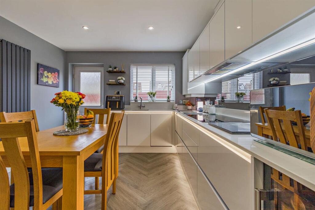 House in Barnsley, Broomhill - View 5