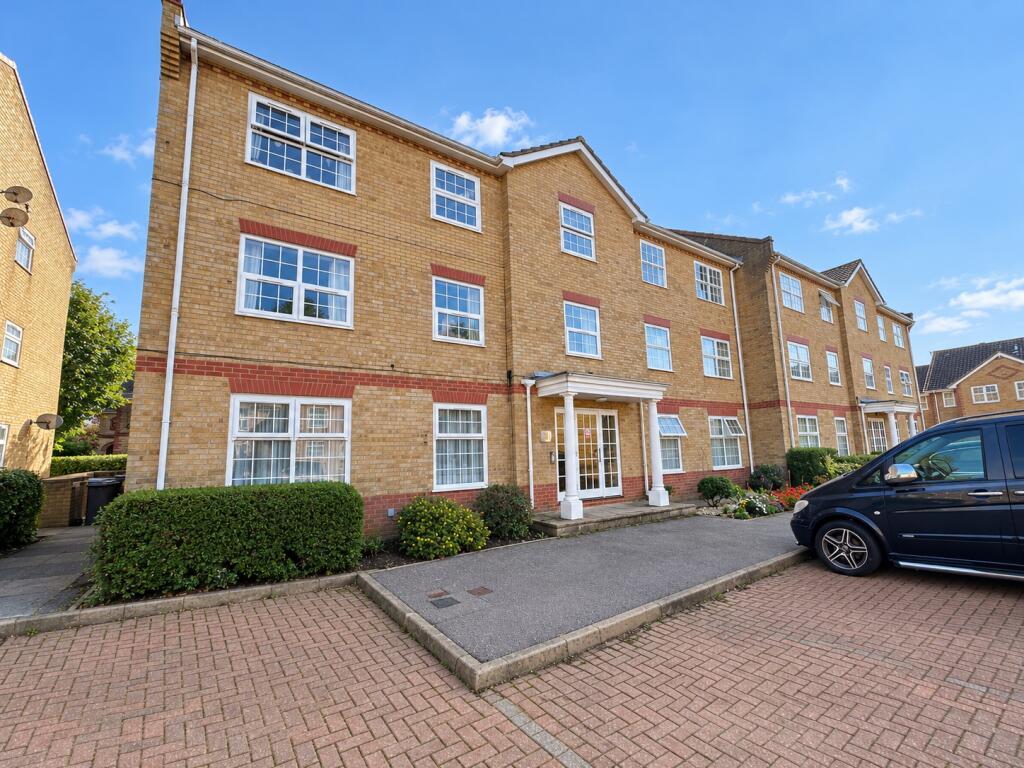 1-bed flat on Maxwell Place, Walmer, Deal, Kent, CT14, £125,000