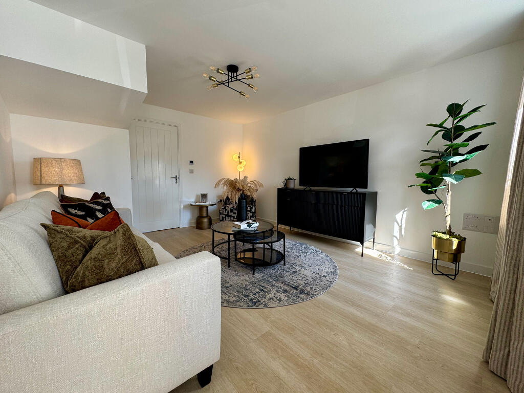 House in Salisbury, Westwood - View 3