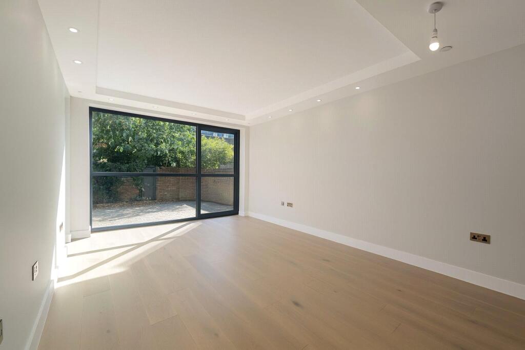 Knightswood House, Rowe Lane, Hackney, London, E9 photo 3