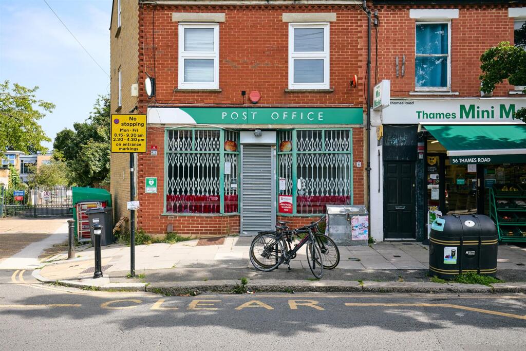 Main image of property: Thames Road, Chiswick, W4