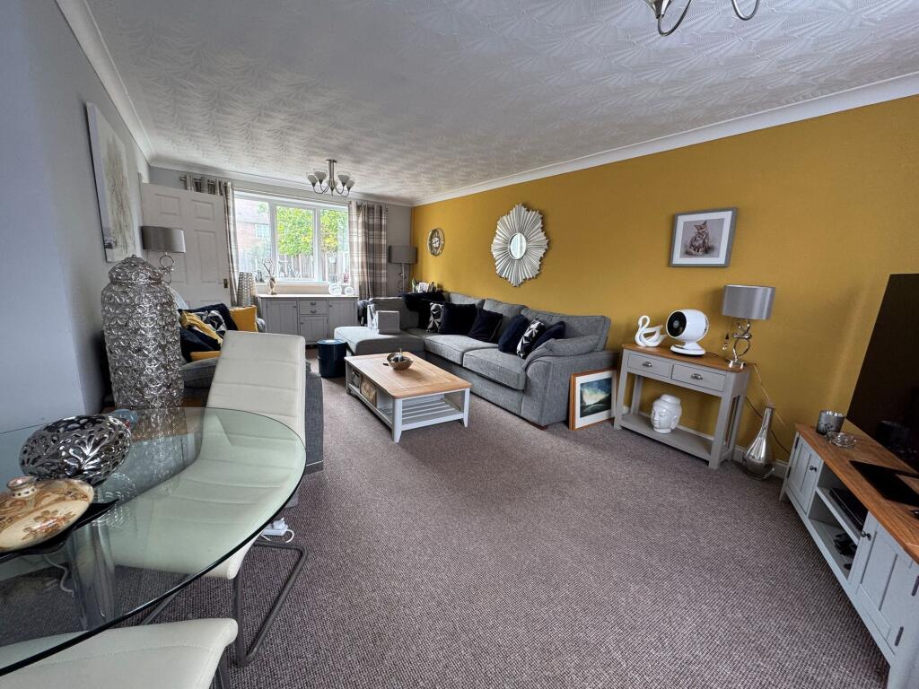 Chelmsford Drive, Doncaster, DN2 photo 2