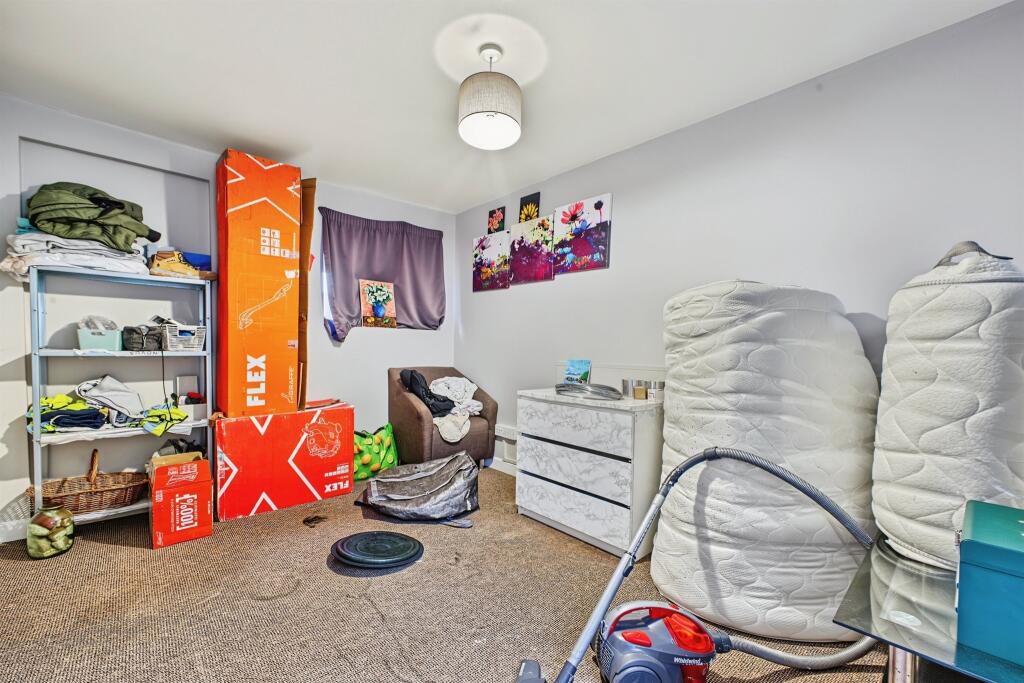 House in Northampton, Kingsthorpe - View 5