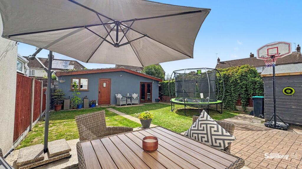 House in Mansfield, Nottinghamshire - View 4