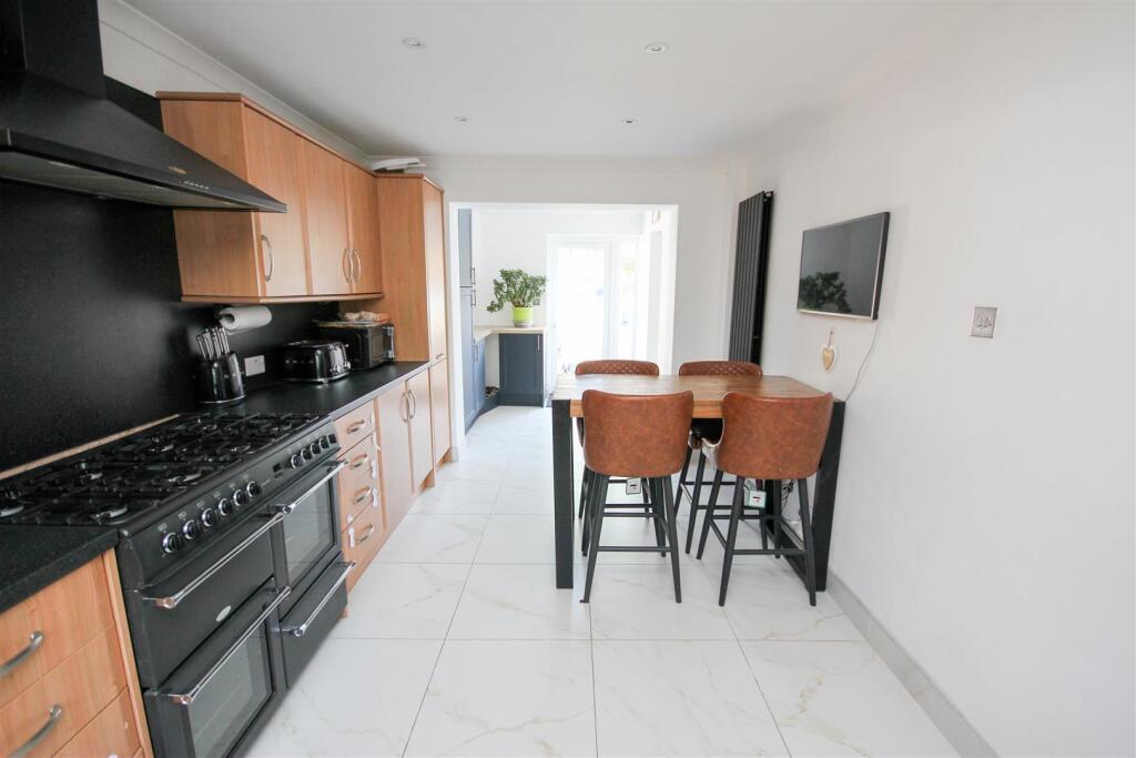 Muirfield Road, Wellingborough - More