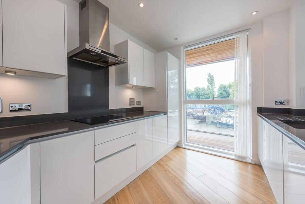 Apartment in Twickenham - More