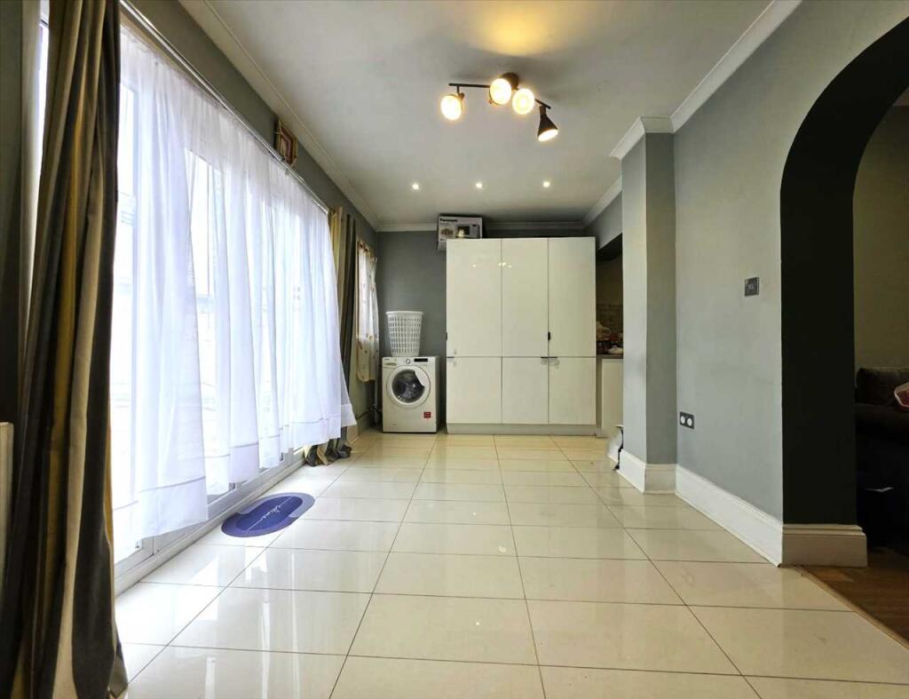 House in London - View 4