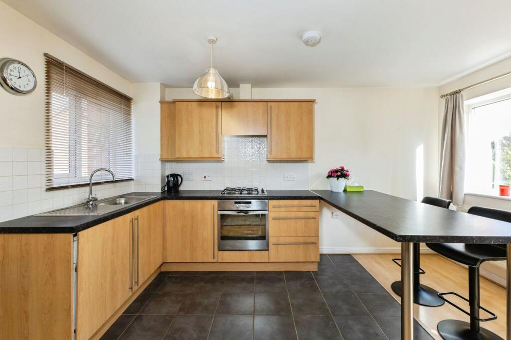 Apartment in Reading - View 5