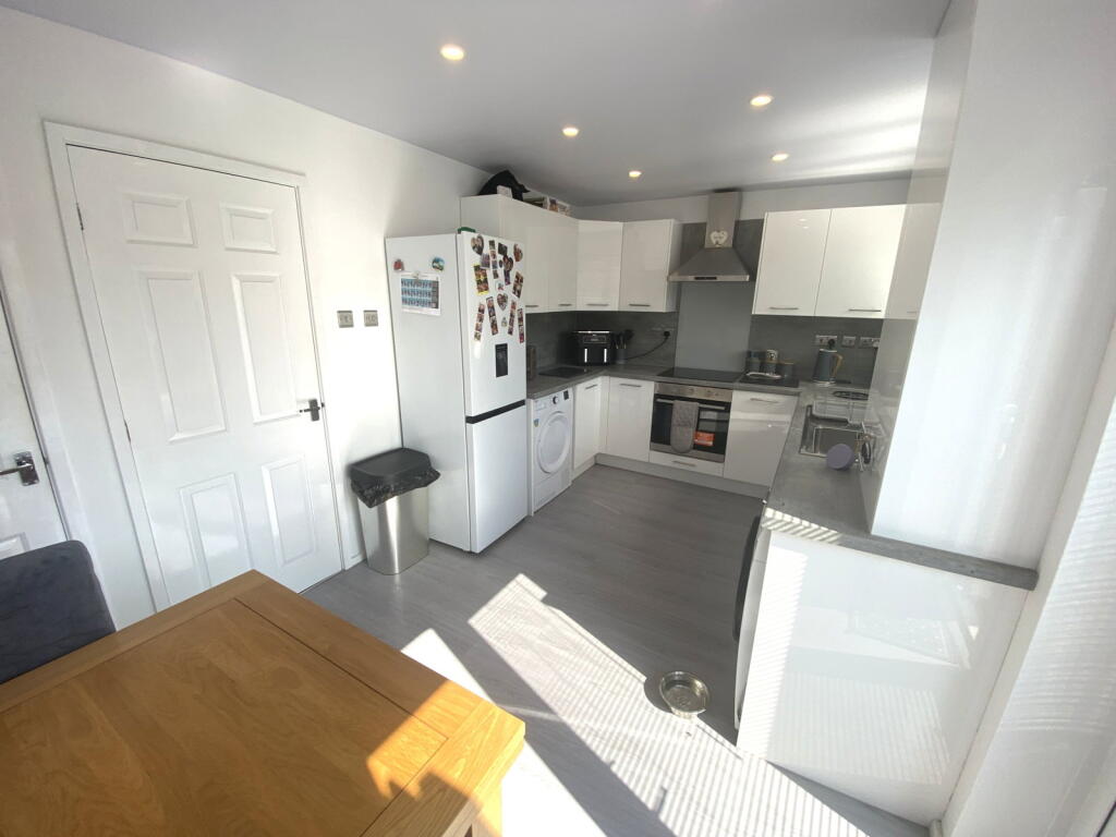 8 Edgemoor Close, Watersheddings OL4 2QP - View 6