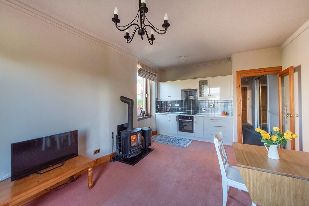 Tigh Beag, Ewanfield, Crieff, PH7 3DA photo 3