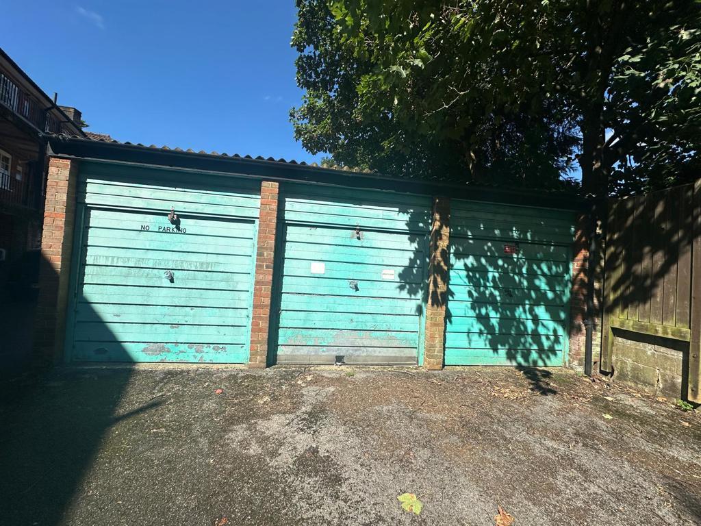 Garages 2