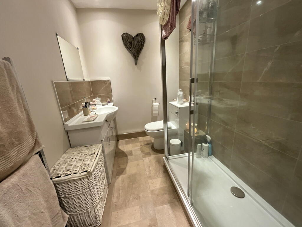 Apartment in Dudley, West Midlands - More