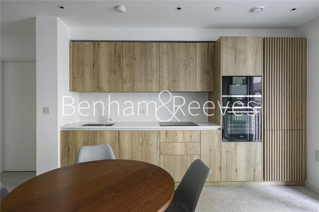 Main image of property: Sidney Street, London, E1