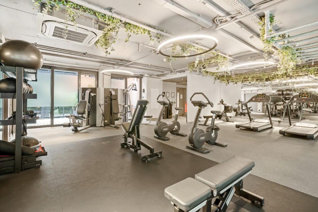 Apartment in London - View 5