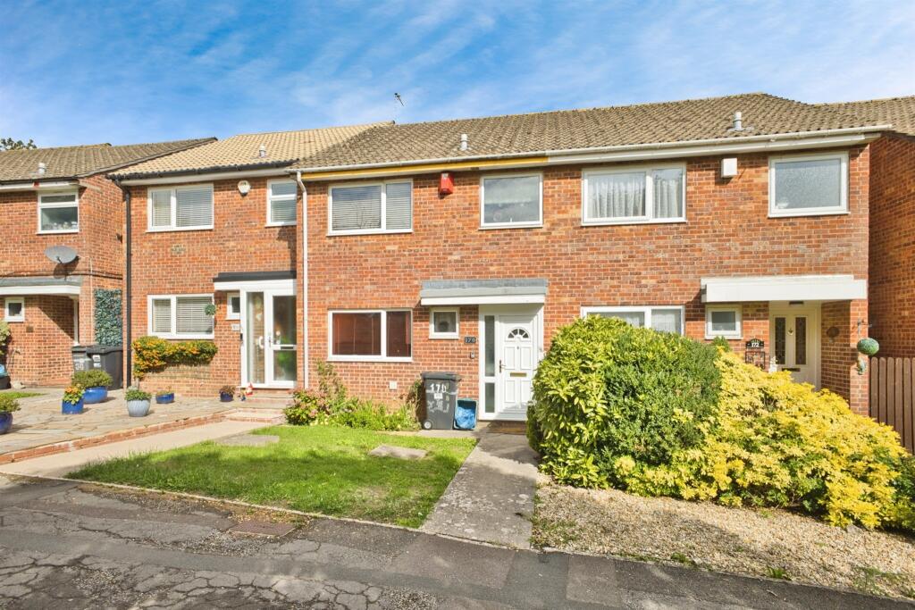 3-bed terraced on Lower Fairmead Road, YEOVIL, £170,000