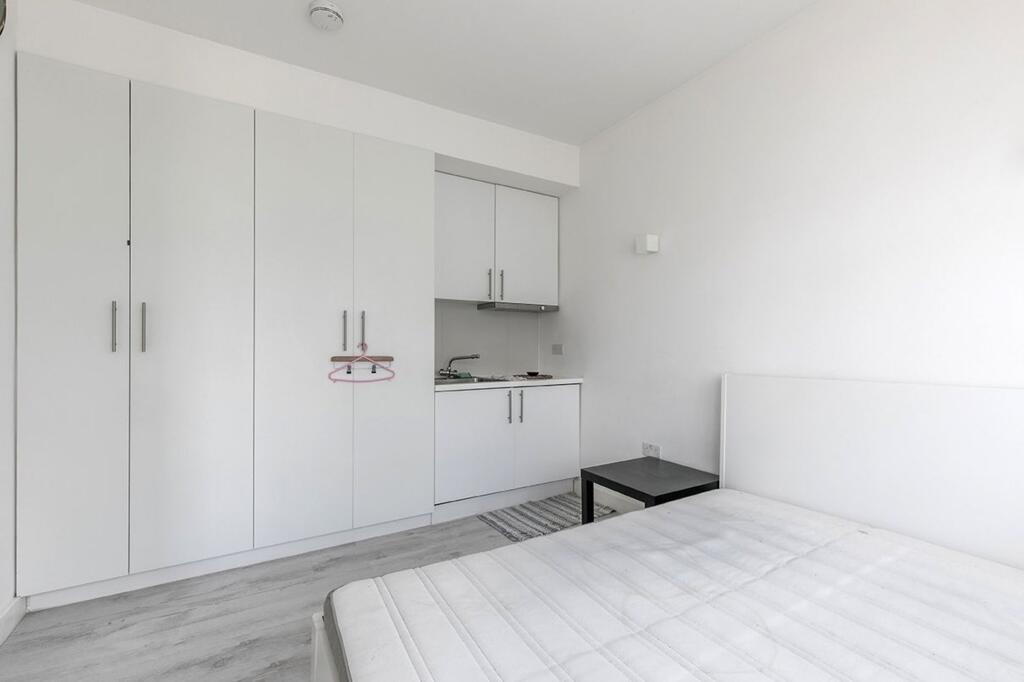 Main image of property: Flat 3 24 Cairnfield Avenue
