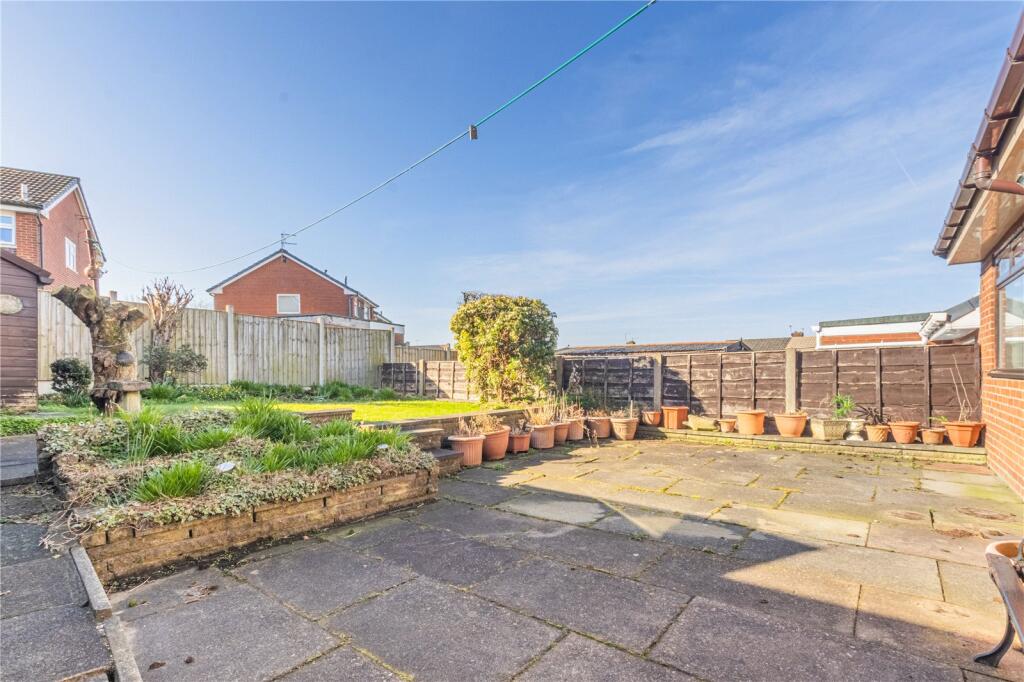Haddon Way, Shaw, Oldham, Greater Manchester, OL2 photo 4