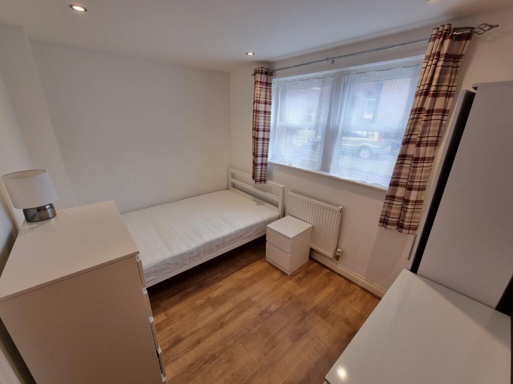 Apartment in Coventry - More