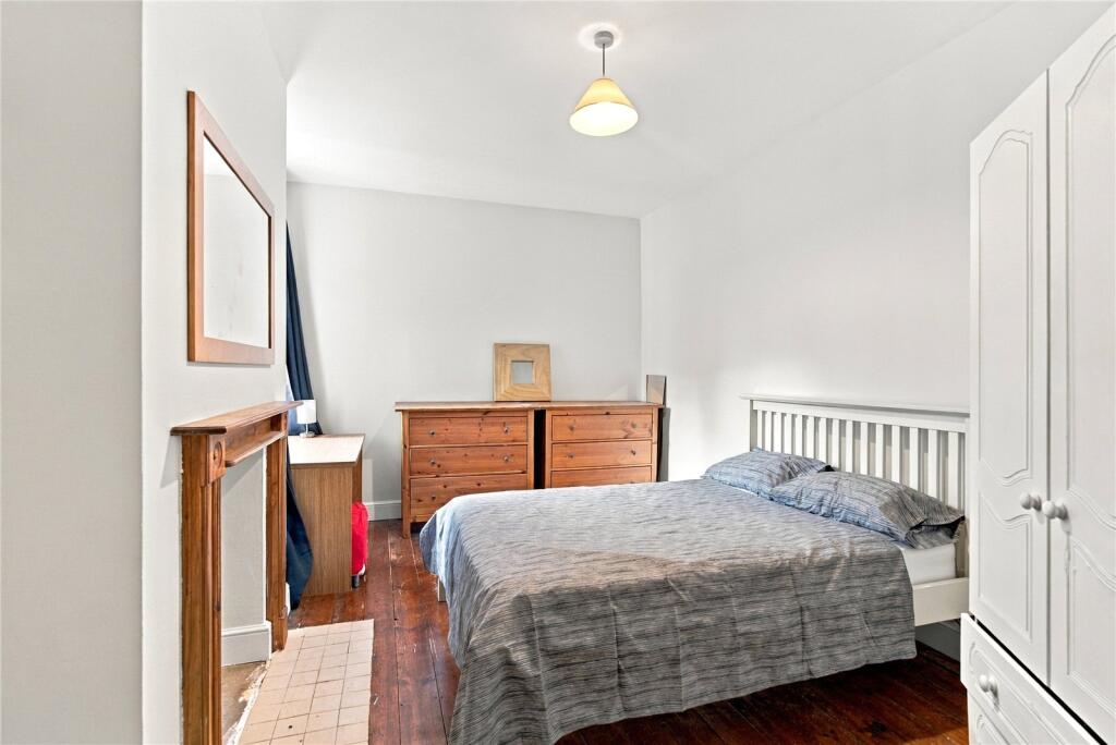 Apartment in London - More