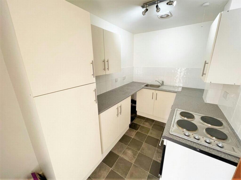 craigton flat kitchen.jpg