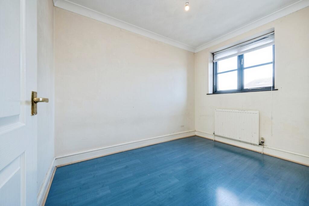 Apartment in Milton Keynes, Bedford - View 5