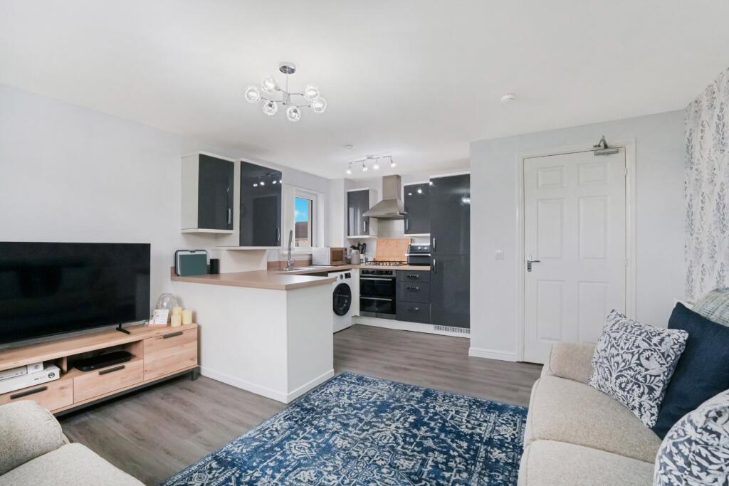 Apartment in Paisley, Renfrewshire - View 5