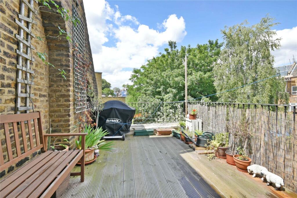 Apartment in London, Kilburn - View 4
