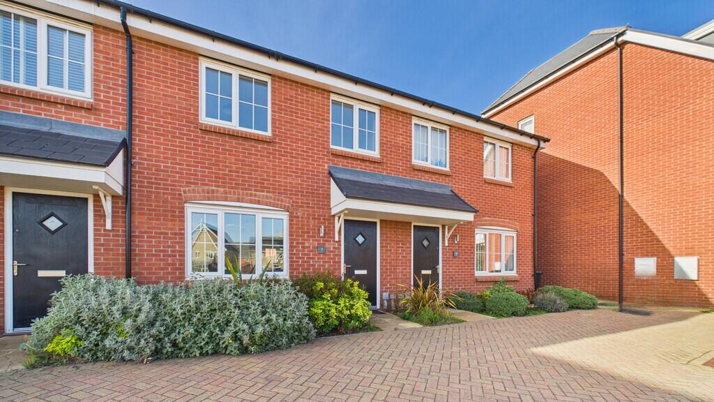 3-bed terraced on Waits Close, Bury St Edmunds, £280,000