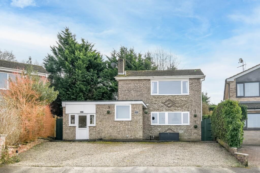 Abbey Close, Newbury, Berkshire, RG14 photo 2