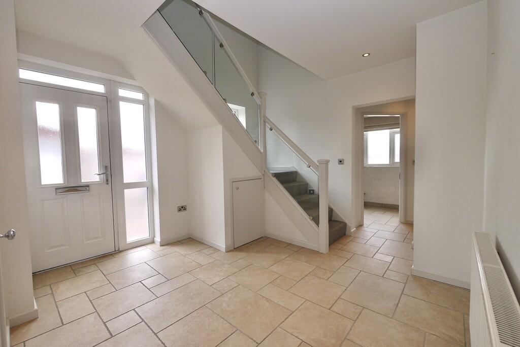 St. Marys Crescent, Tickhill, Doncaster photo 3