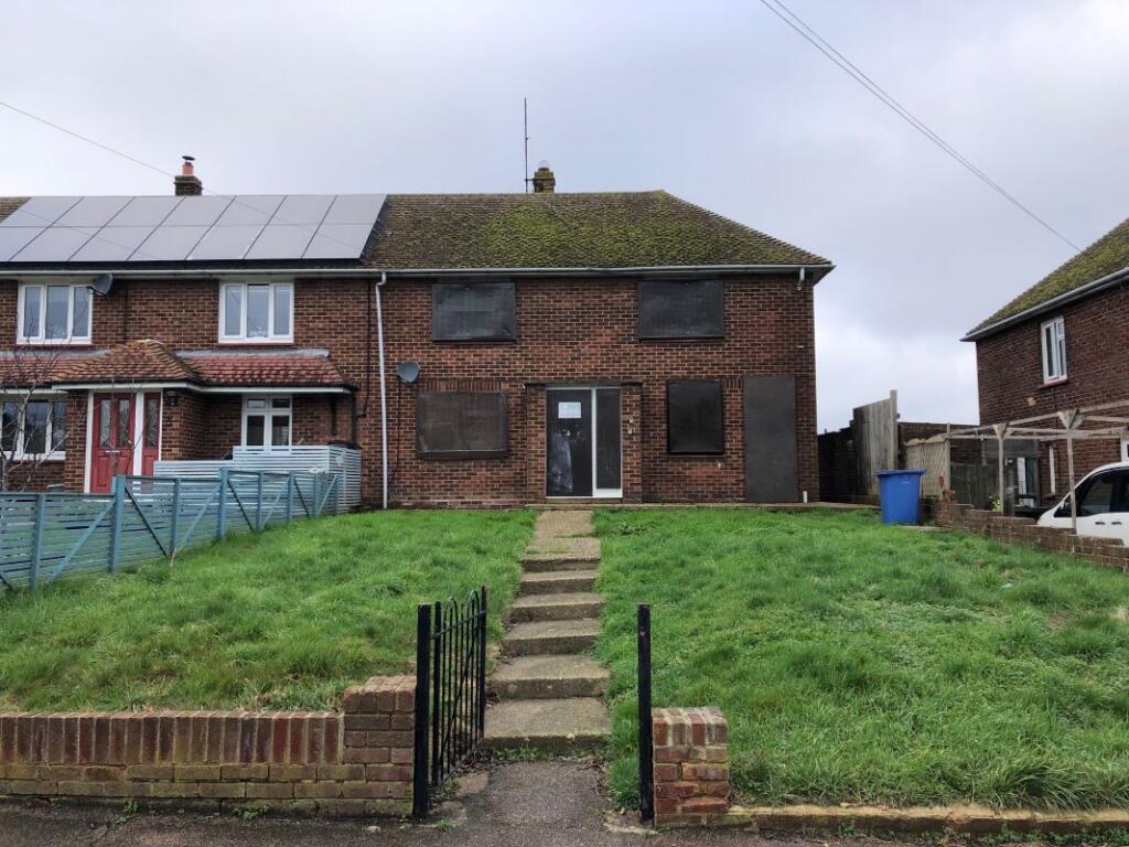 Main image of property: 9 Hillside Avenue, Rushenden, Queenborough, Kent, ME11 5LE