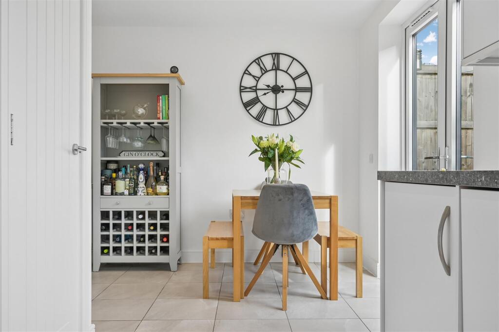 House in Redhill - View 5