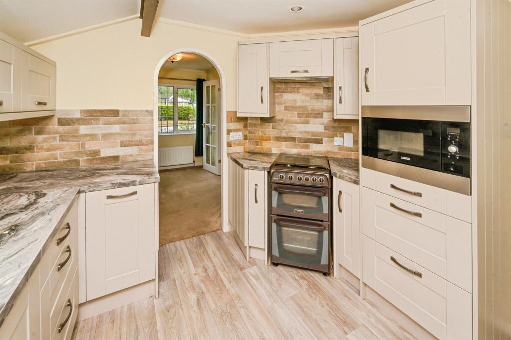 House in East Lindsey, Roughton - View 4