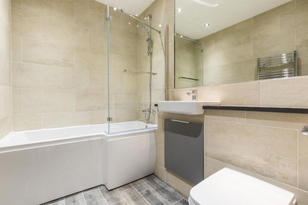Apartment in Bradford, Middleton Estate, Ilkley - View 3